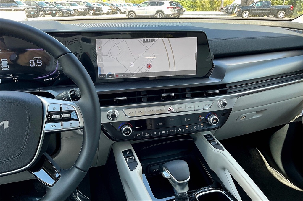 2025 Kia Telluride S - Photo 13
