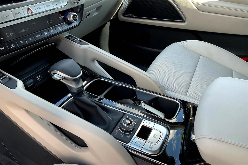 2025 Kia Telluride S - Photo 14