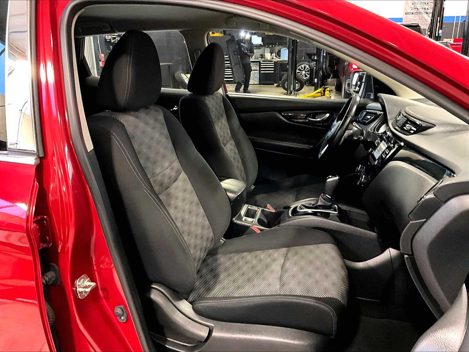 2018 Nissan Rogue Sport SV - Photo 11