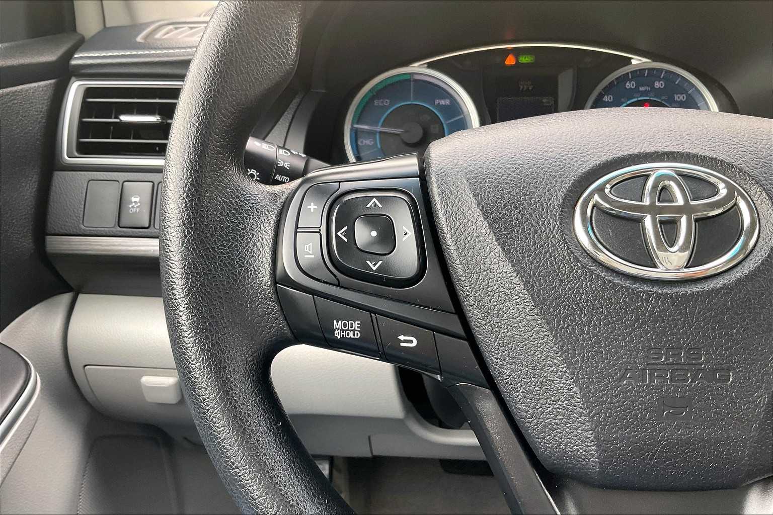 2017 Toyota Camry Hybrid LE - Photo 22
