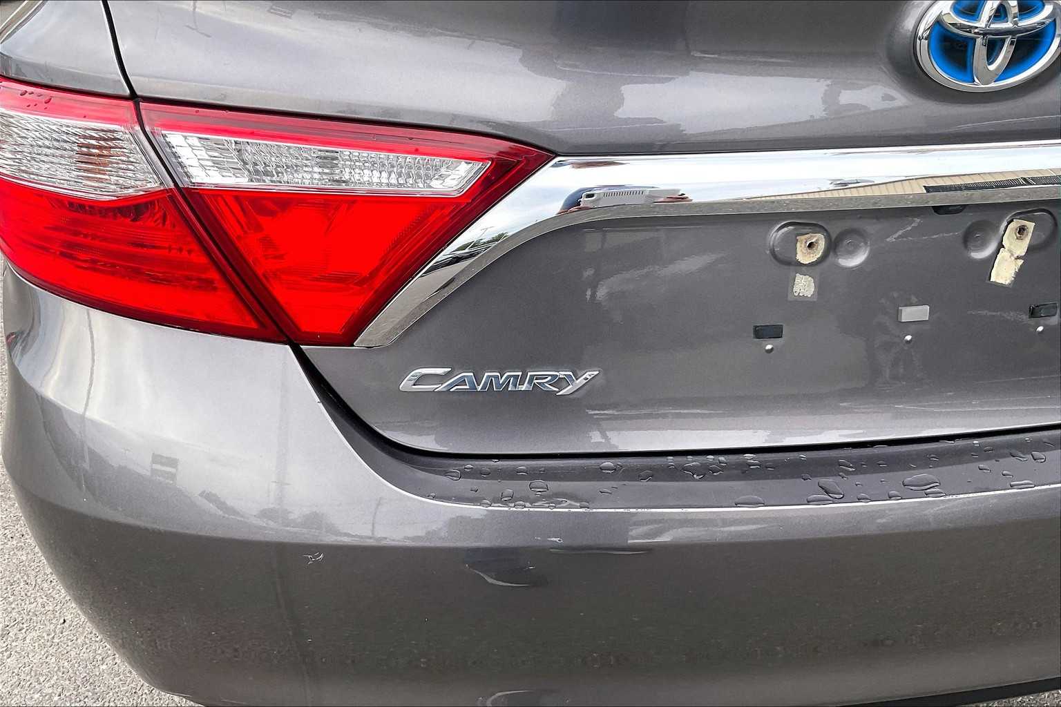 2017 Toyota Camry Hybrid LE - Photo 28