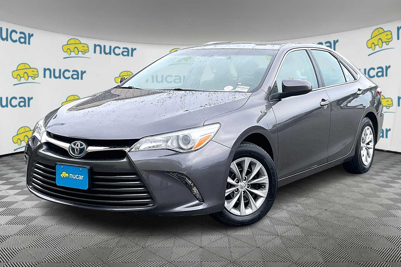 2017 Toyota Camry Hybrid LE - Photo 3