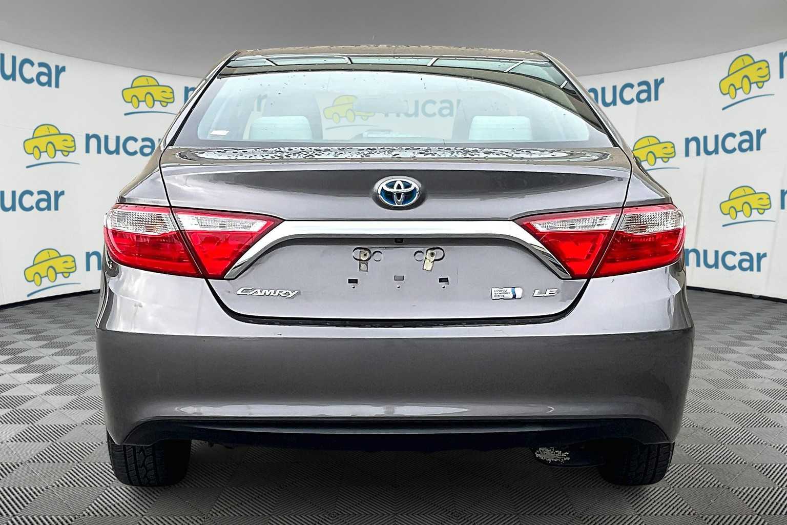 2017 Toyota Camry Hybrid LE - Photo 5