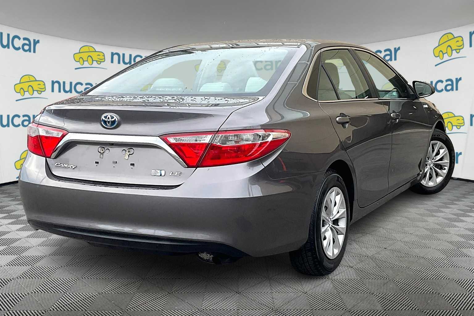 2017 Toyota Camry Hybrid LE - Photo 6