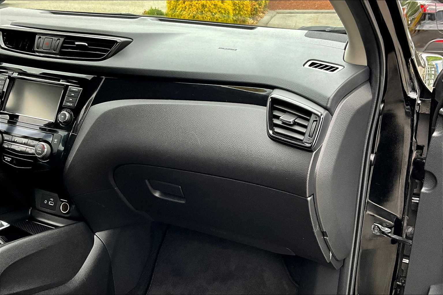 2020 Nissan Rogue Sport SV - Photo 13