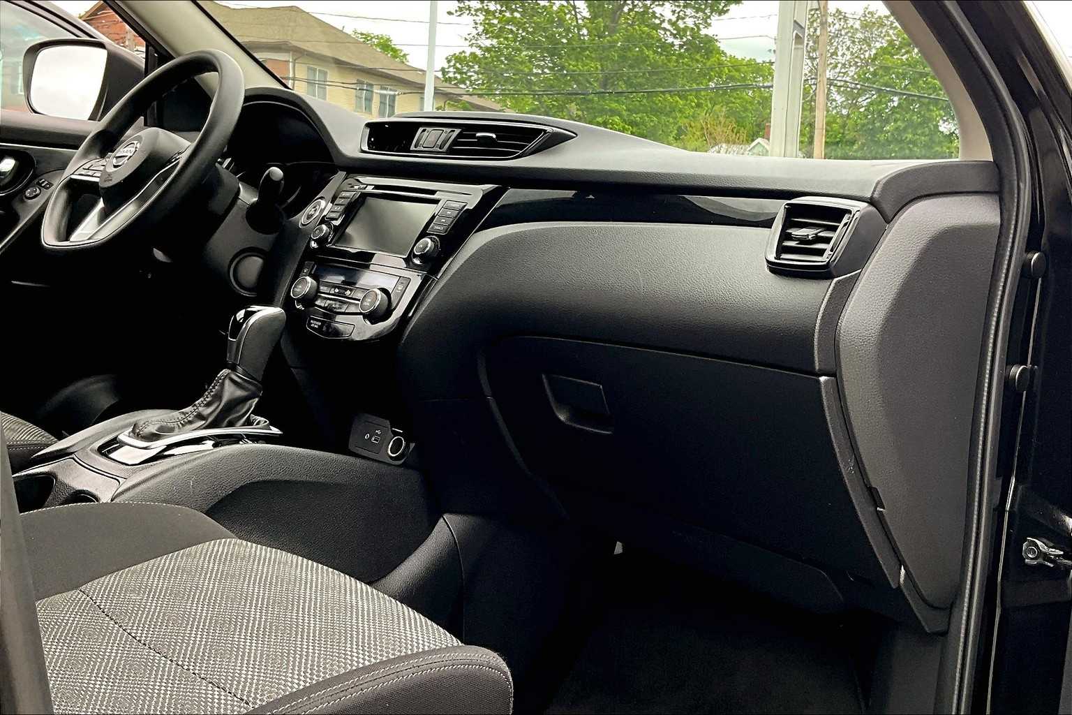 2020 Nissan Rogue Sport SV - Photo 14