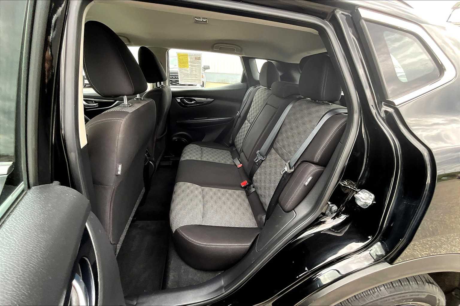 2020 Nissan Rogue Sport SV - Photo 15