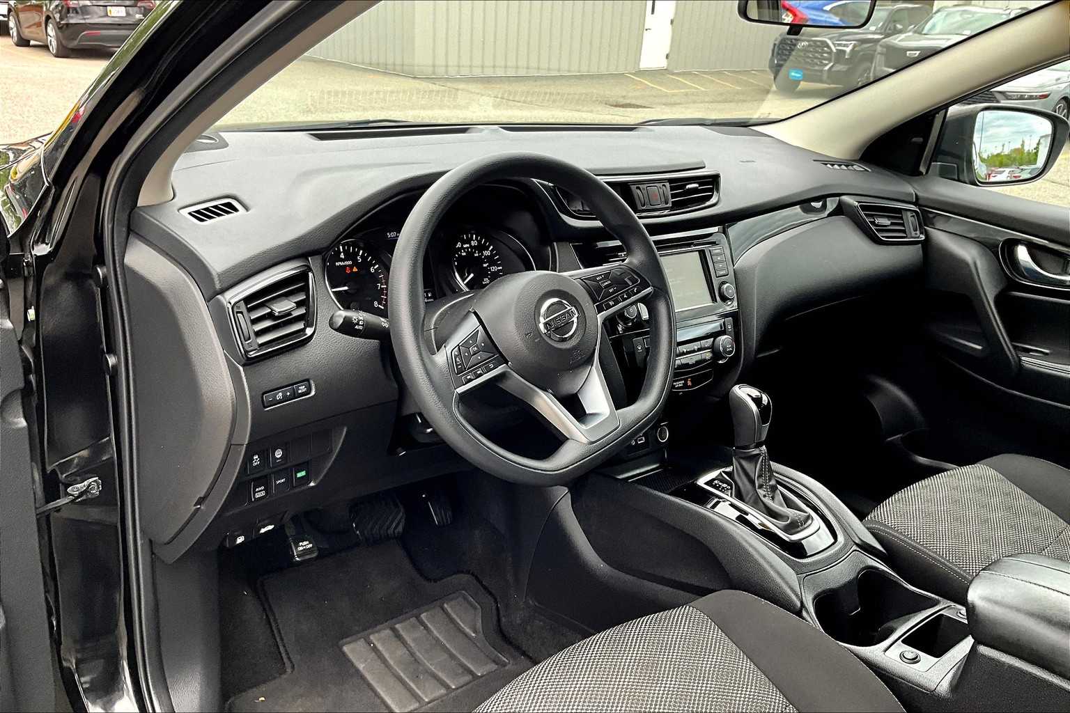 2020 Nissan Rogue Sport SV - Photo 8