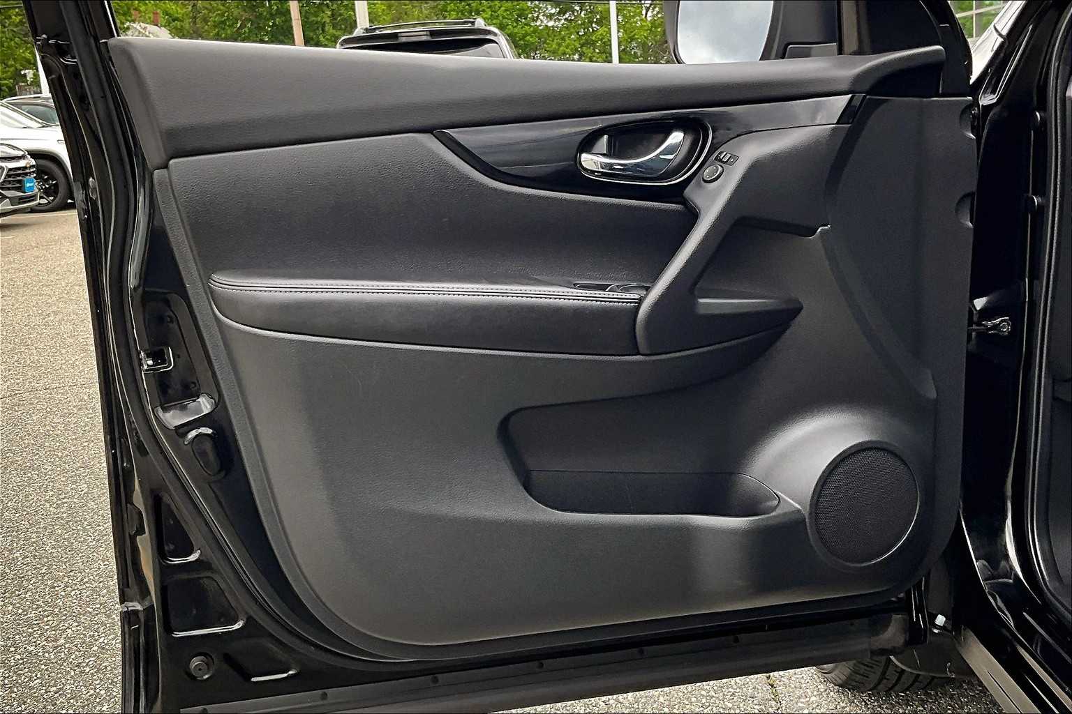 2020 Nissan Rogue Sport SV - Photo 9