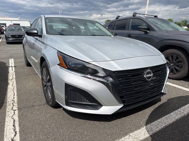 2024 Nissan Altima 2.5 SV - Photo 1