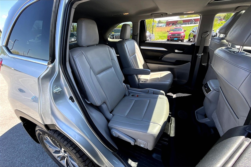 2019 Toyota Highlander XLE - Photo 16