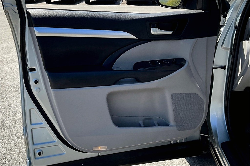 2019 Toyota Highlander XLE - Photo 9