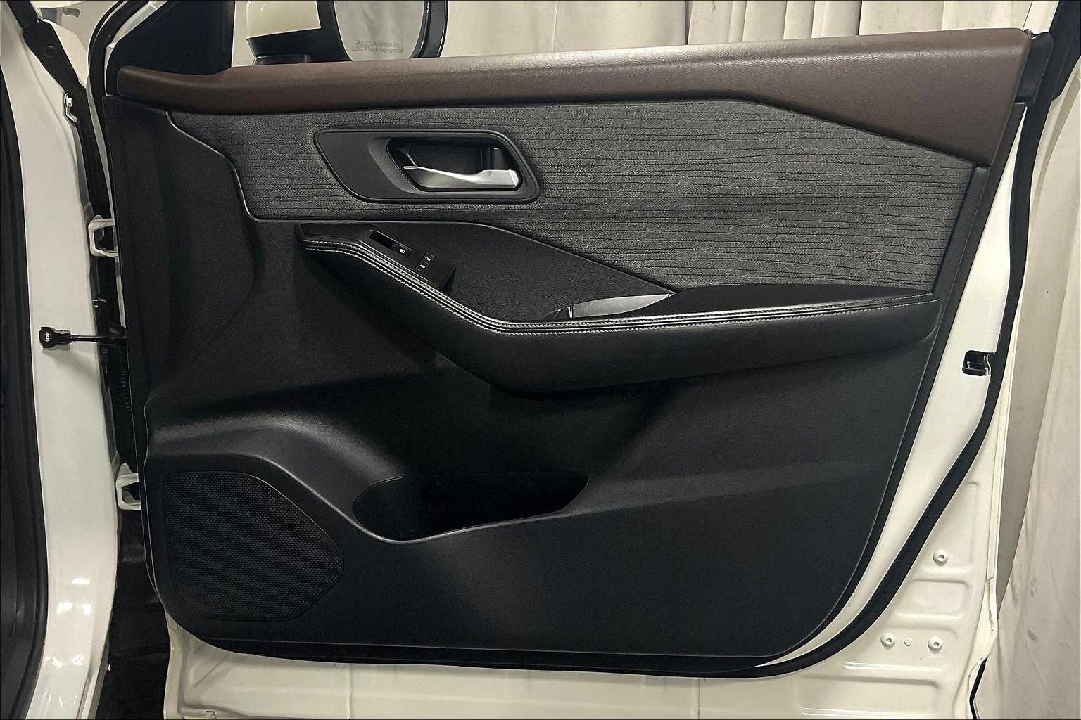 2023 Nissan Rogue SV - Photo 12