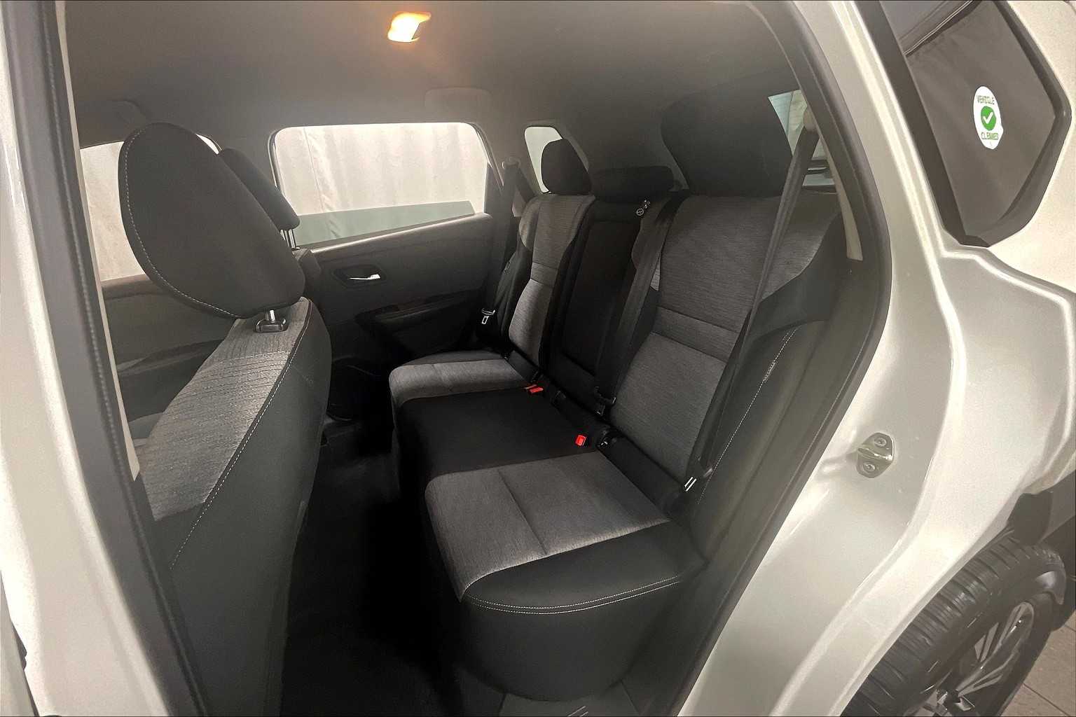 2023 Nissan Rogue SV - Photo 15