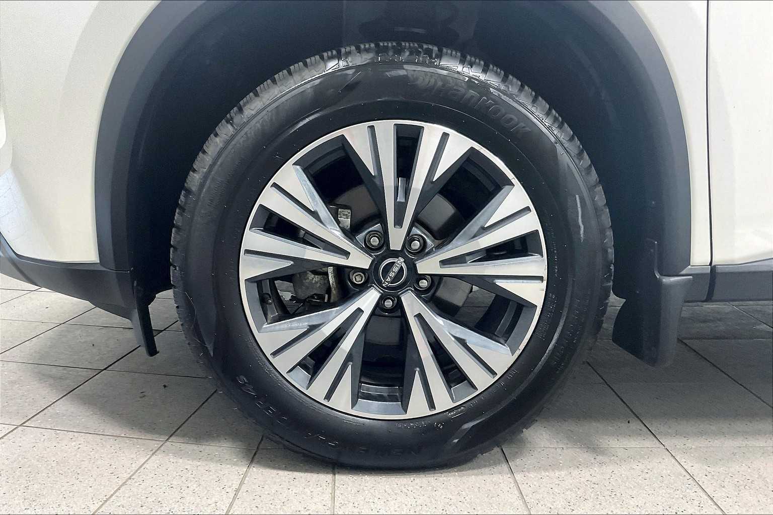 2023 Nissan Rogue SV - Photo 7