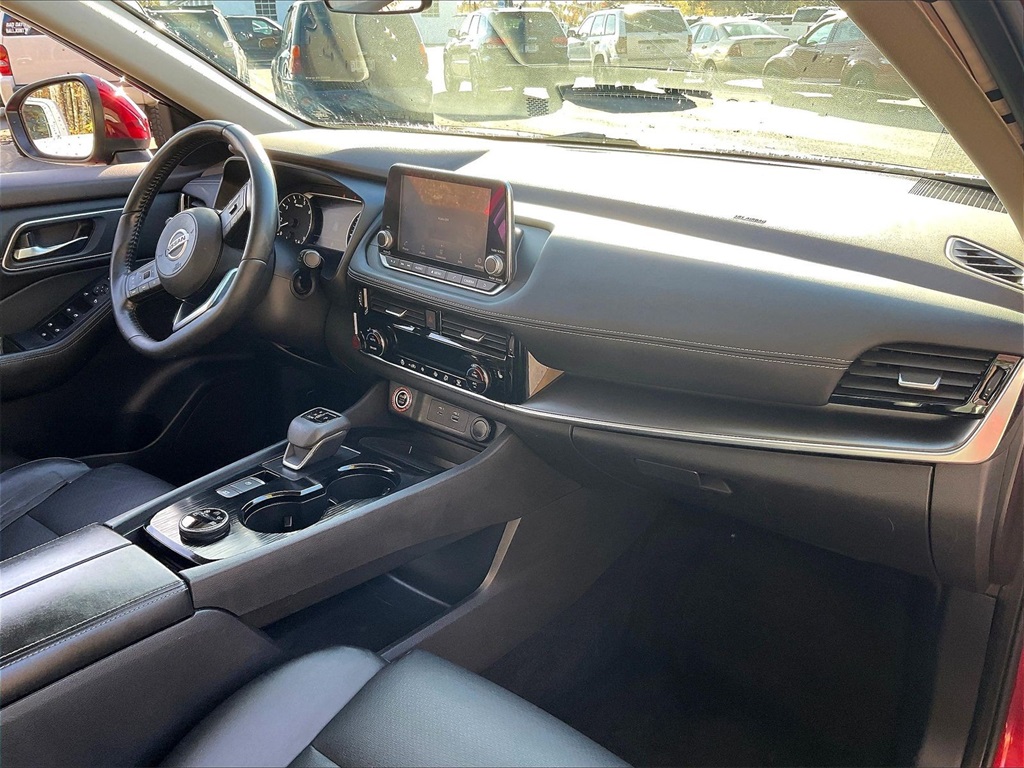 2021 Nissan Rogue SV - Photo 13