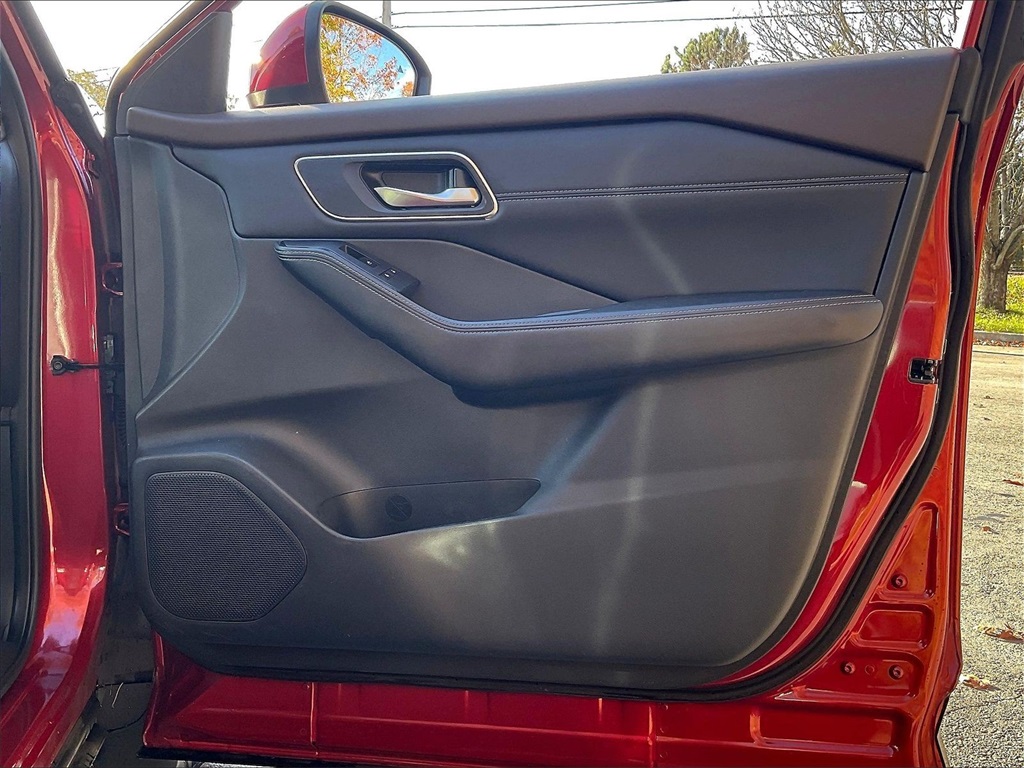 2021 Nissan Rogue SV - Photo 25