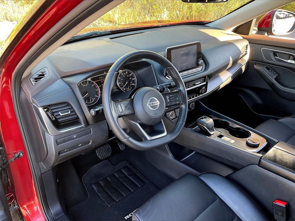 2021 Nissan Rogue SV - Photo 8