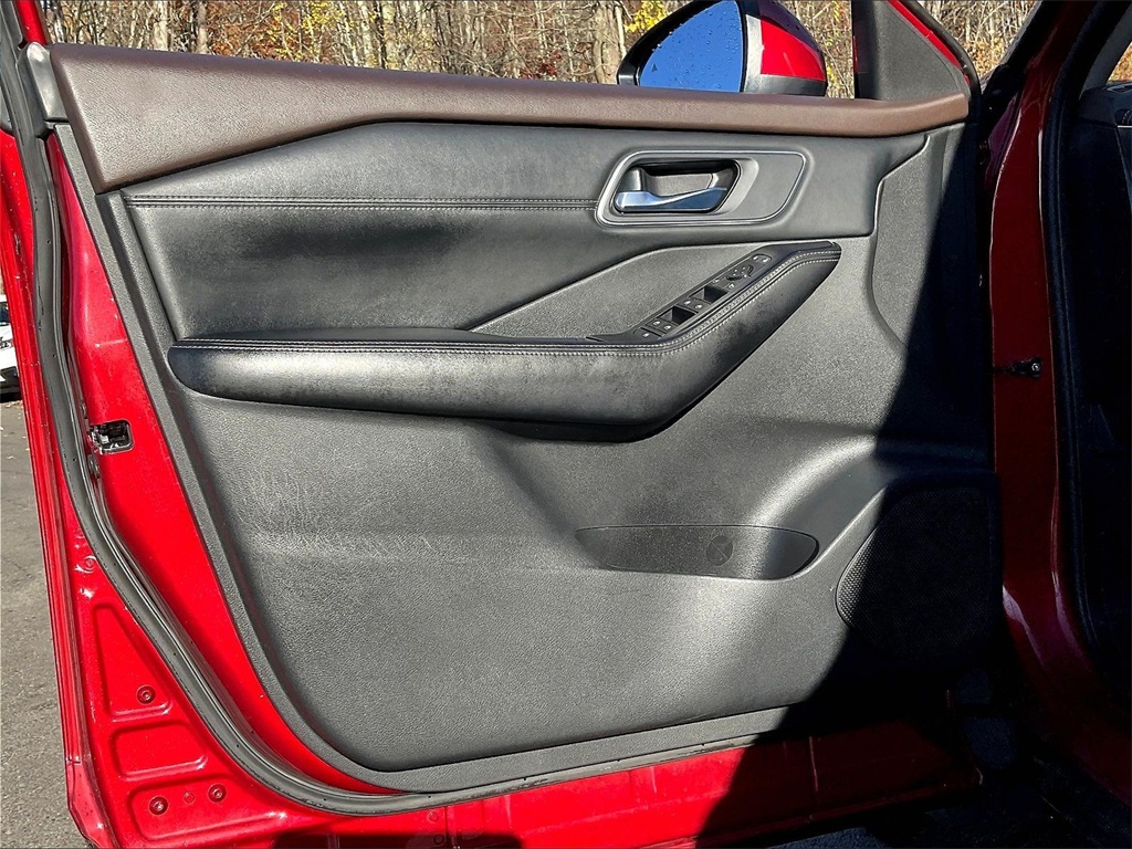 2021 Nissan Rogue SV - Photo 9