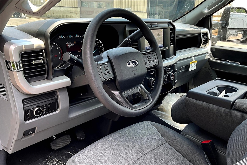 2025 Ford F-250SD XL - Photo 6