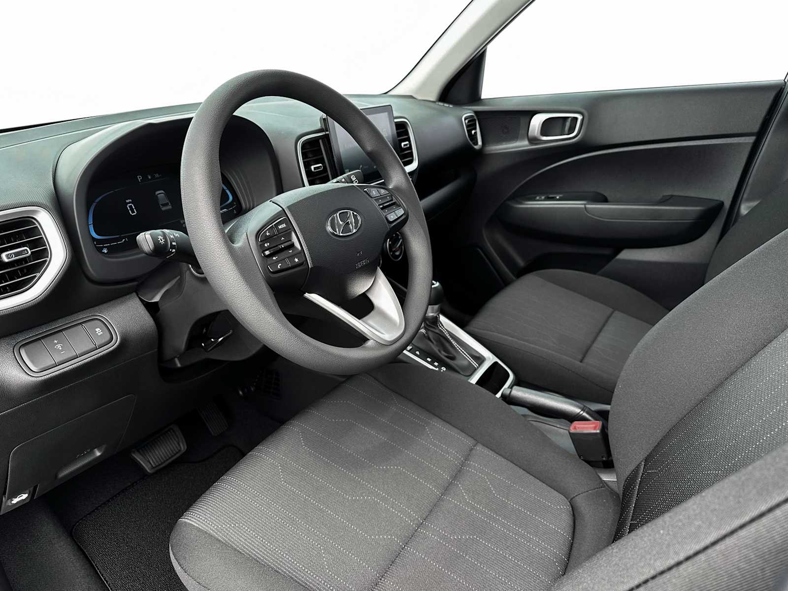 2025 Hyundai Venue SE - Photo 13