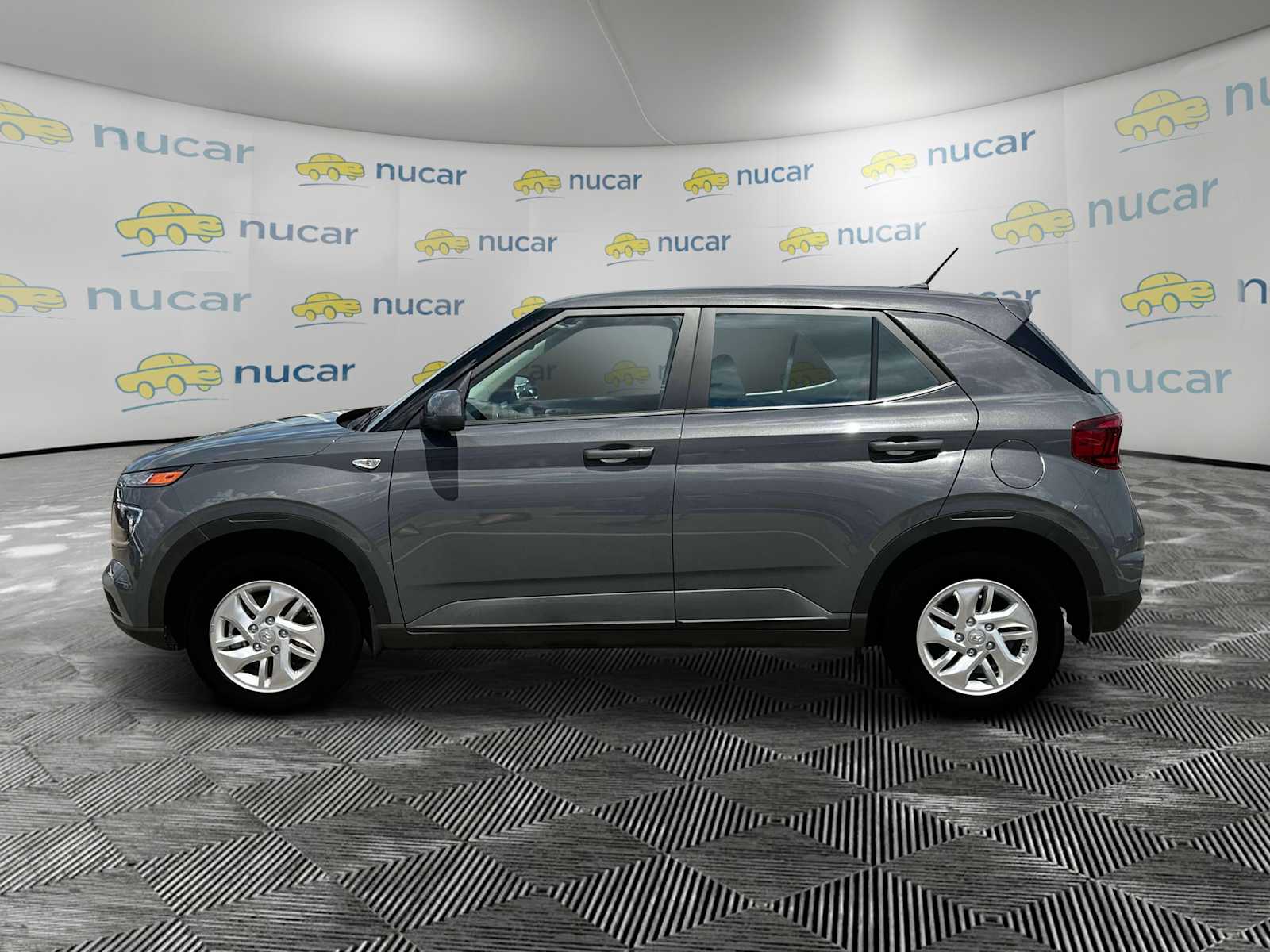 2025 Hyundai Venue SE - Photo 4
