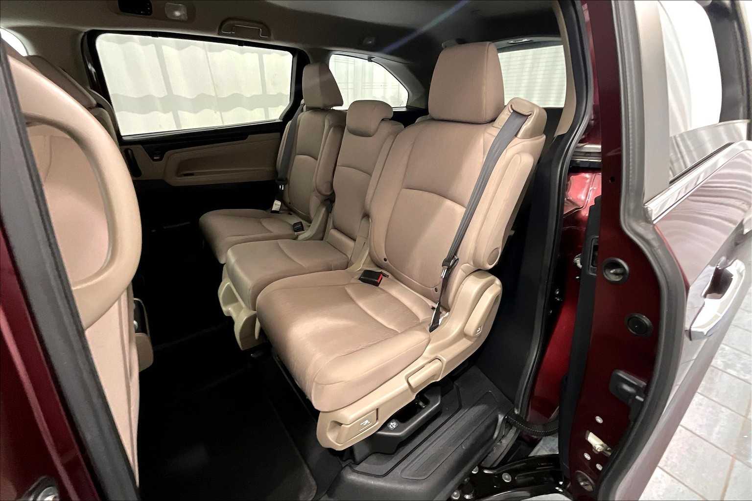 2018 Honda Odyssey EX - Photo 15