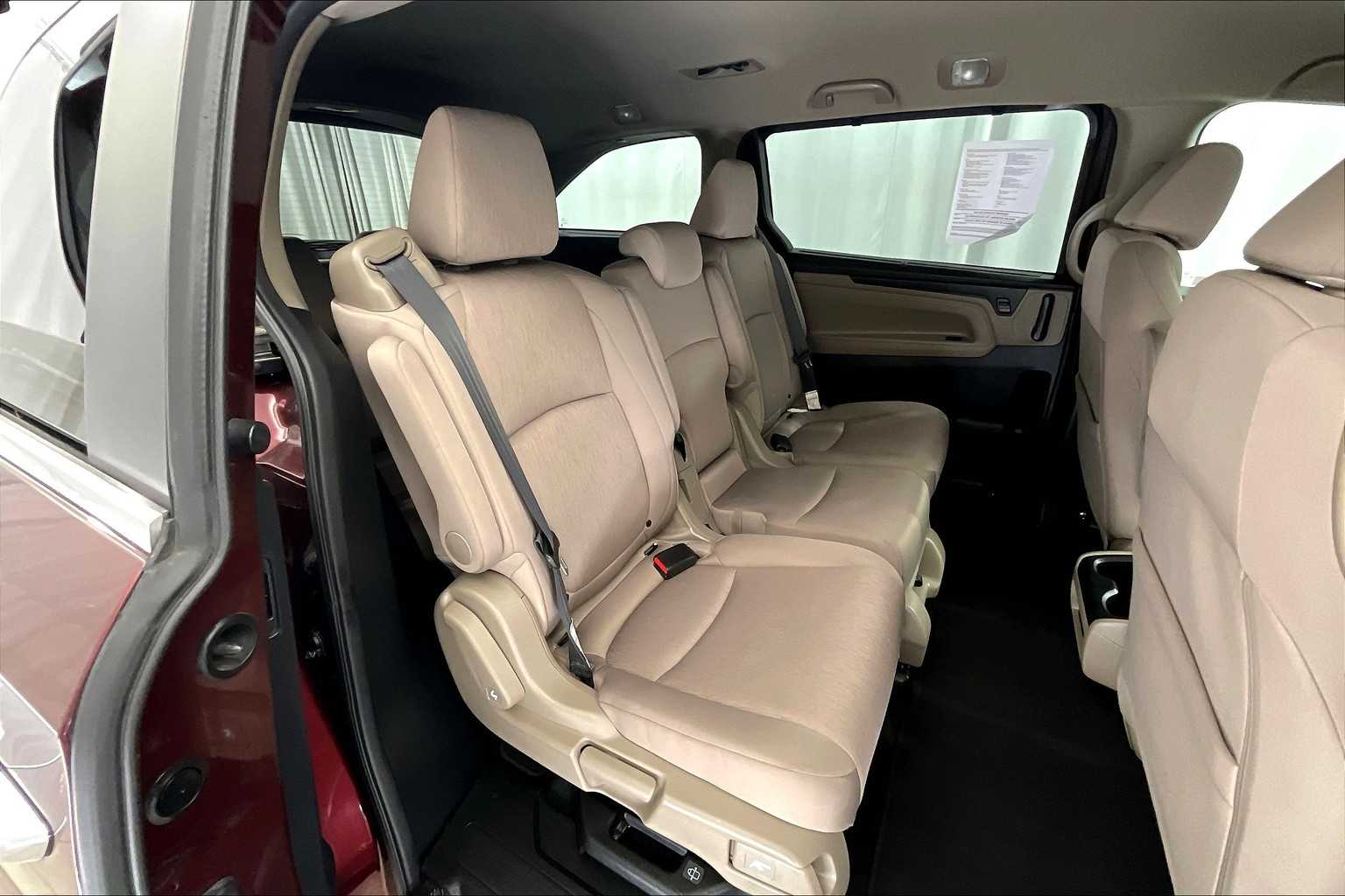 2018 Honda Odyssey EX - Photo 16