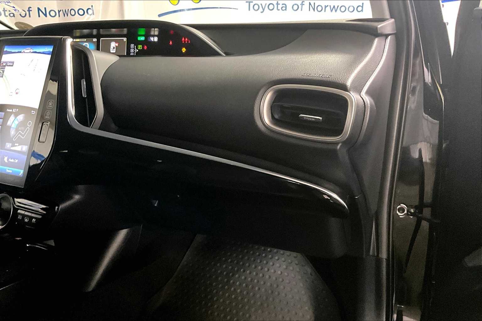 2022 Toyota Prius Prime XLE - Photo 13