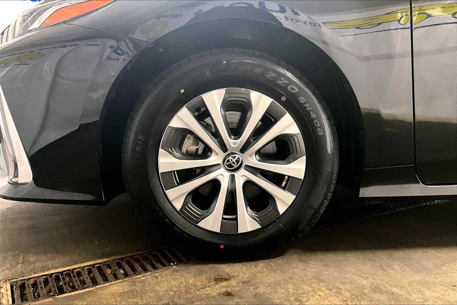 2022 Toyota Prius Prime XLE - Photo 7