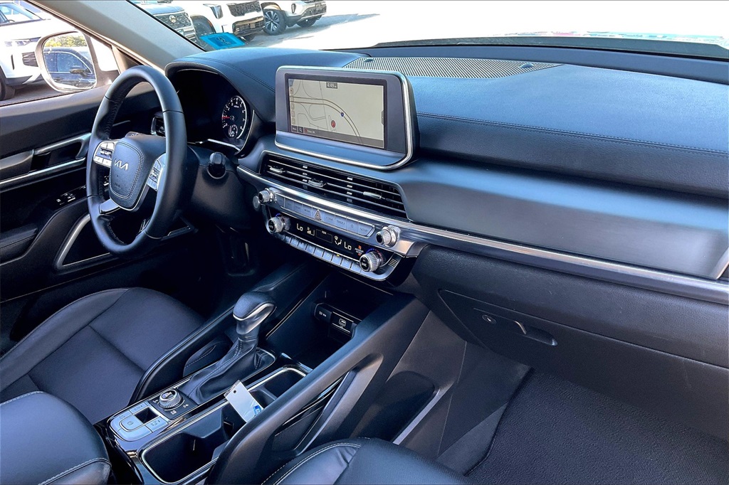 2022 Kia Telluride LX - Photo 13