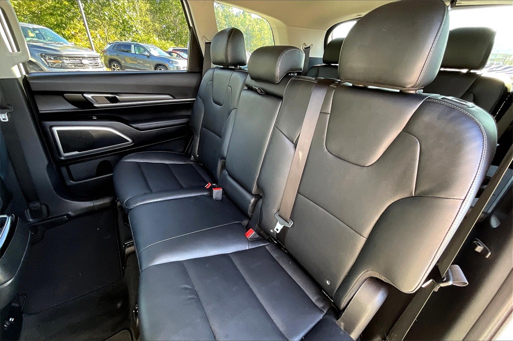 2022 Kia Telluride LX - Photo 14