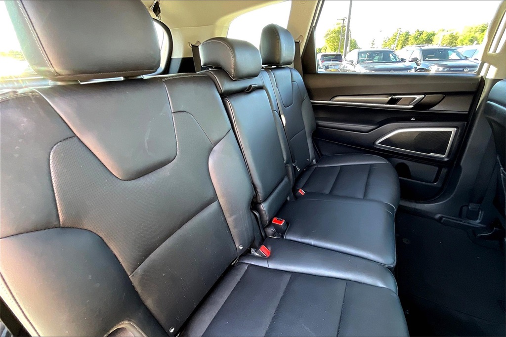 2022 Kia Telluride LX - Photo 15