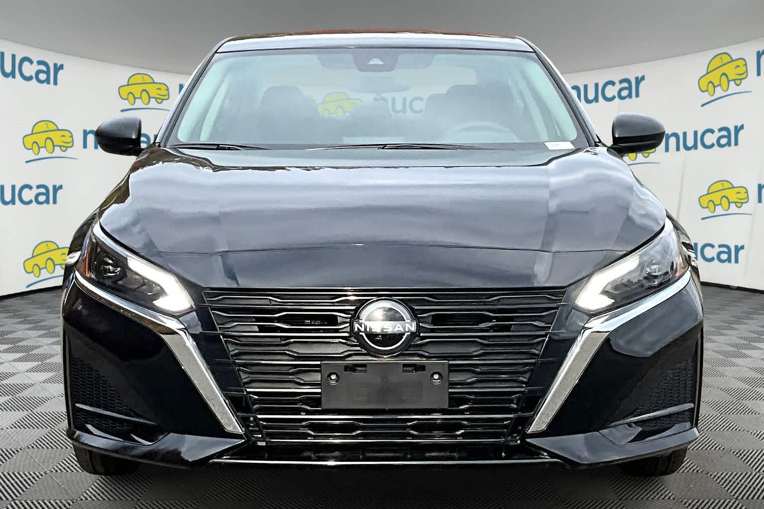 2024 Nissan Altima 2.5 SV - Photo 2