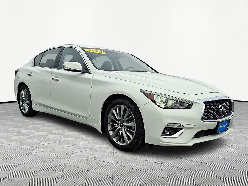 2023 INFINITI Q50 LUXE