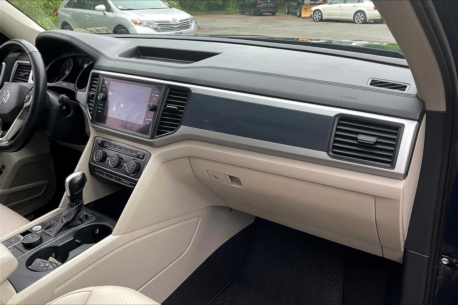 2021 Volkswagen Atlas 3.6L V6 SE w/Technology R-Line - Photo 13