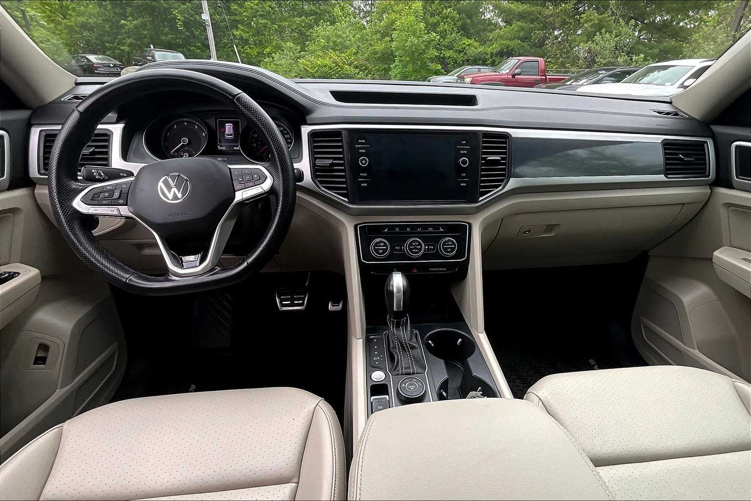 2021 Volkswagen Atlas 3.6L V6 SE w/Technology R-Line - Photo 22