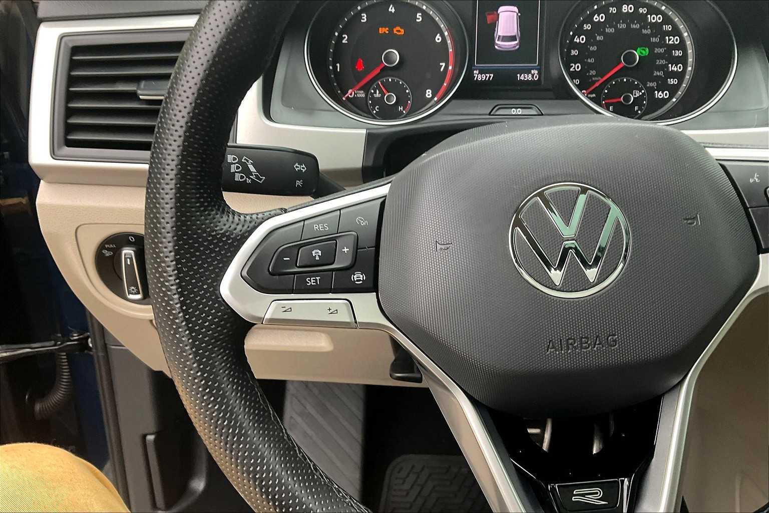 2021 Volkswagen Atlas 3.6L V6 SE w/Technology R-Line - Photo 24