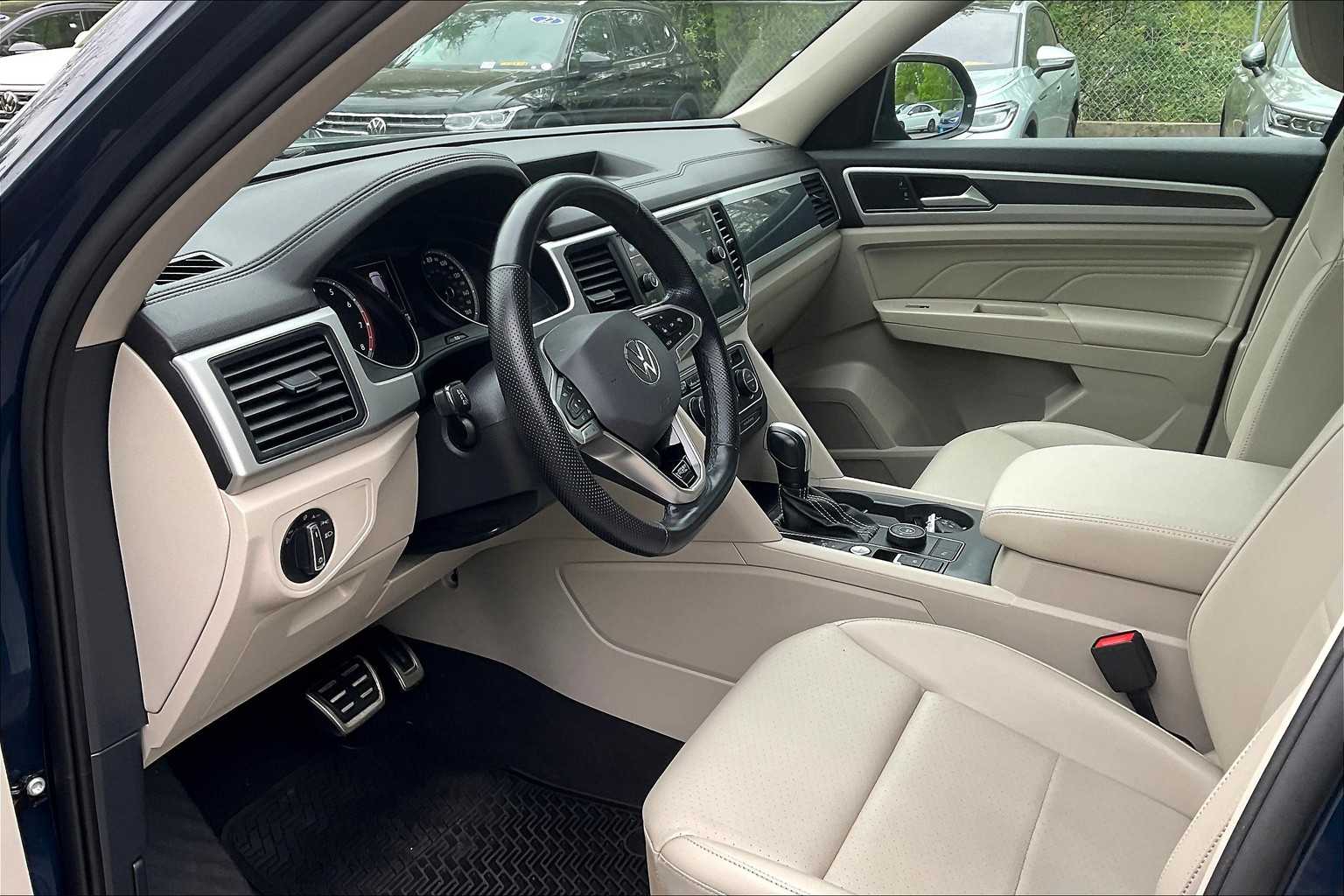 2021 Volkswagen Atlas 3.6L V6 SE w/Technology R-Line - Photo 8