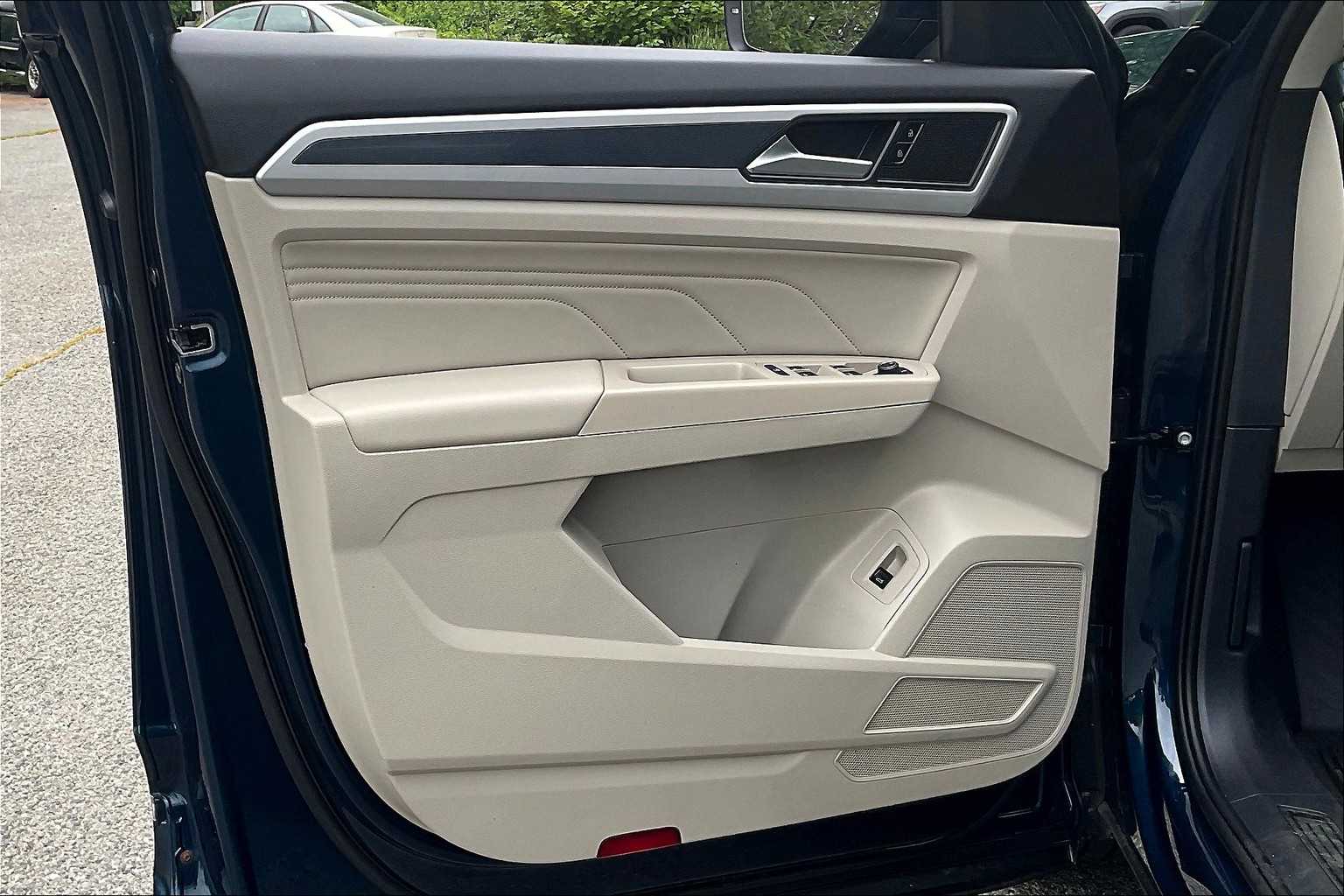 2021 Volkswagen Atlas 3.6L V6 SE w/Technology R-Line - Photo 9