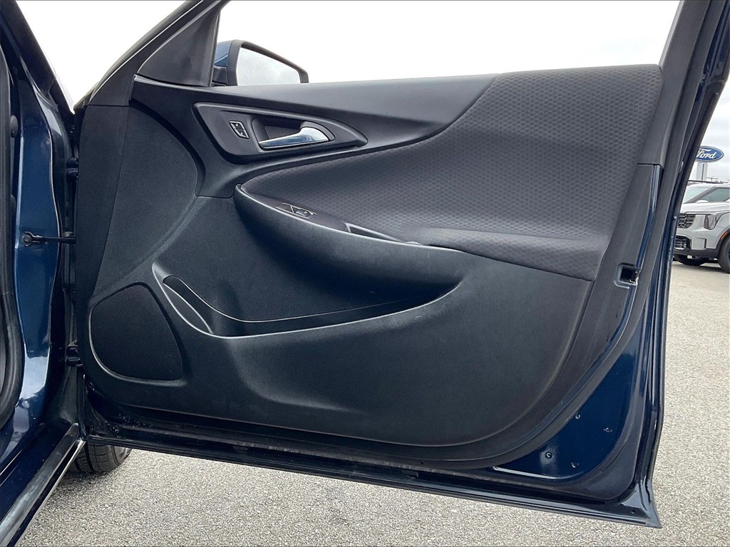 2022 Chevrolet Malibu LT - Photo 11