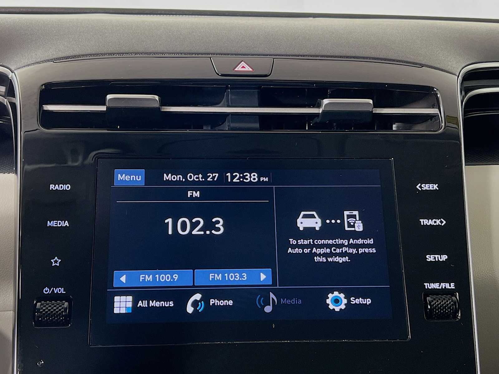 2023 Hyundai Tucson SE - Photo 14