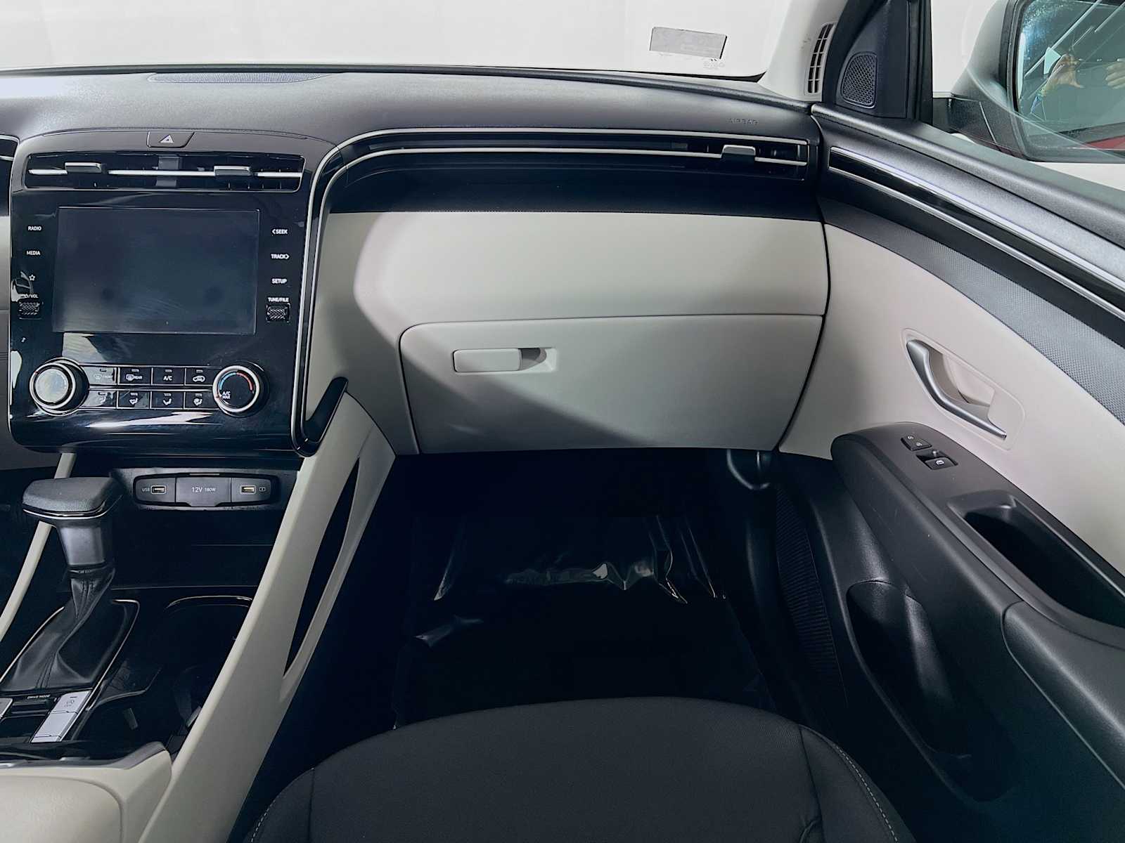 2023 Hyundai Tucson SE - Photo 22