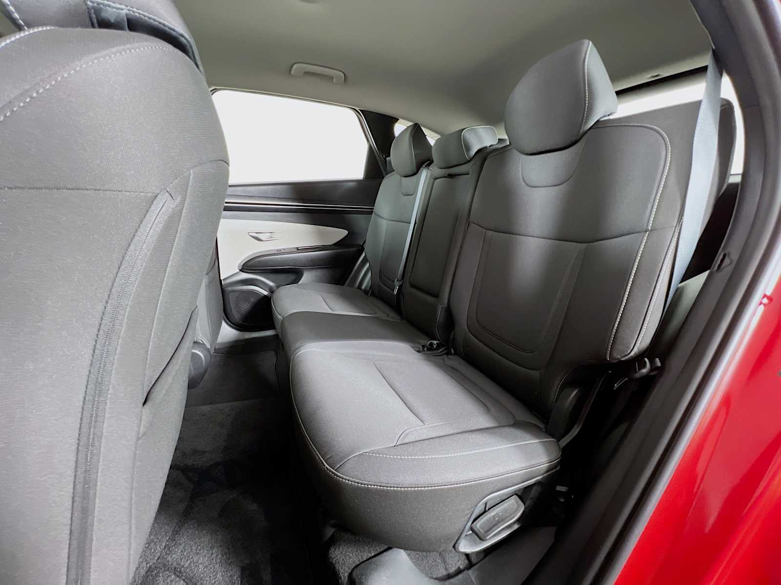 2023 Hyundai Tucson SE - Photo 23