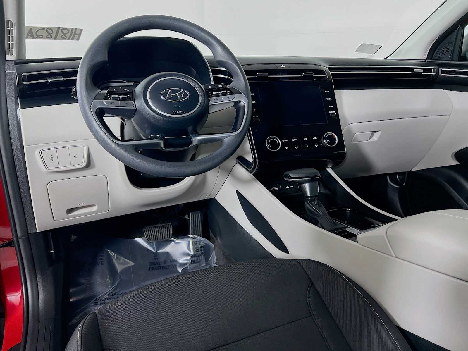 2023 Hyundai Tucson SE - Photo 9