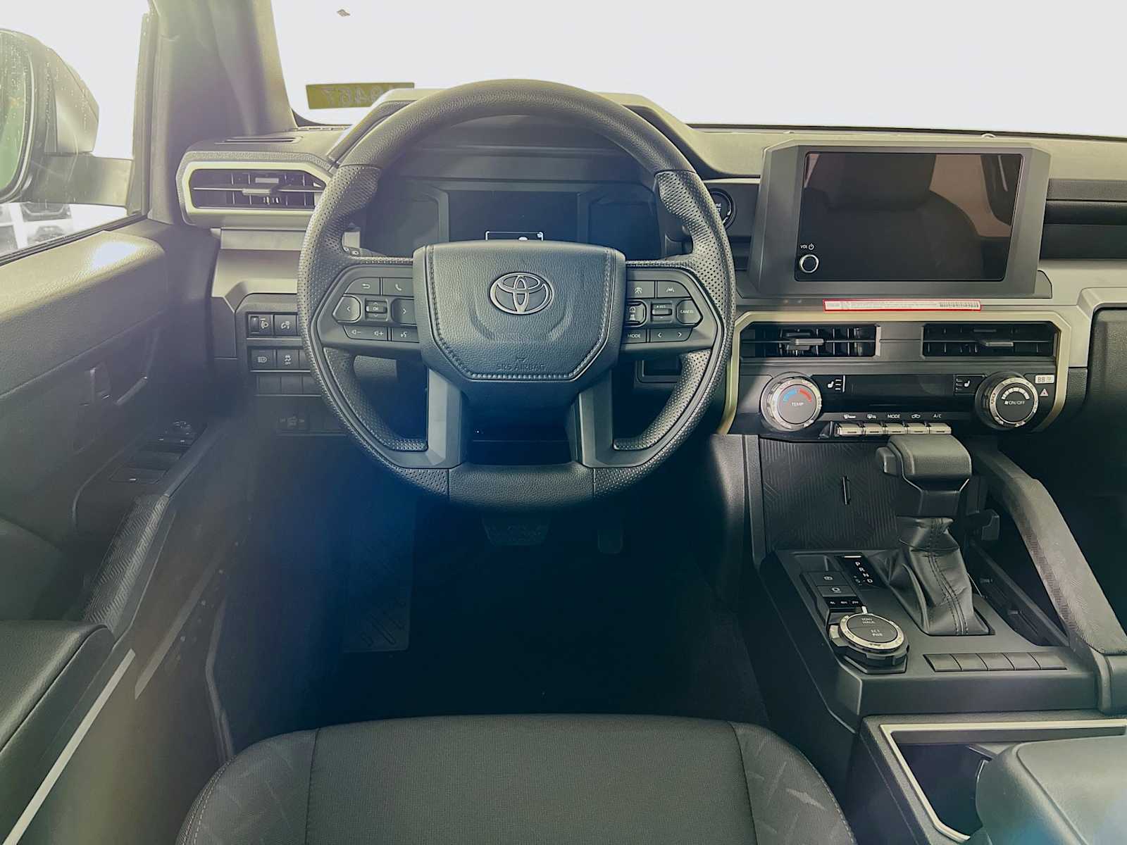 2025 Toyota Tacoma SR5 - Photo 14