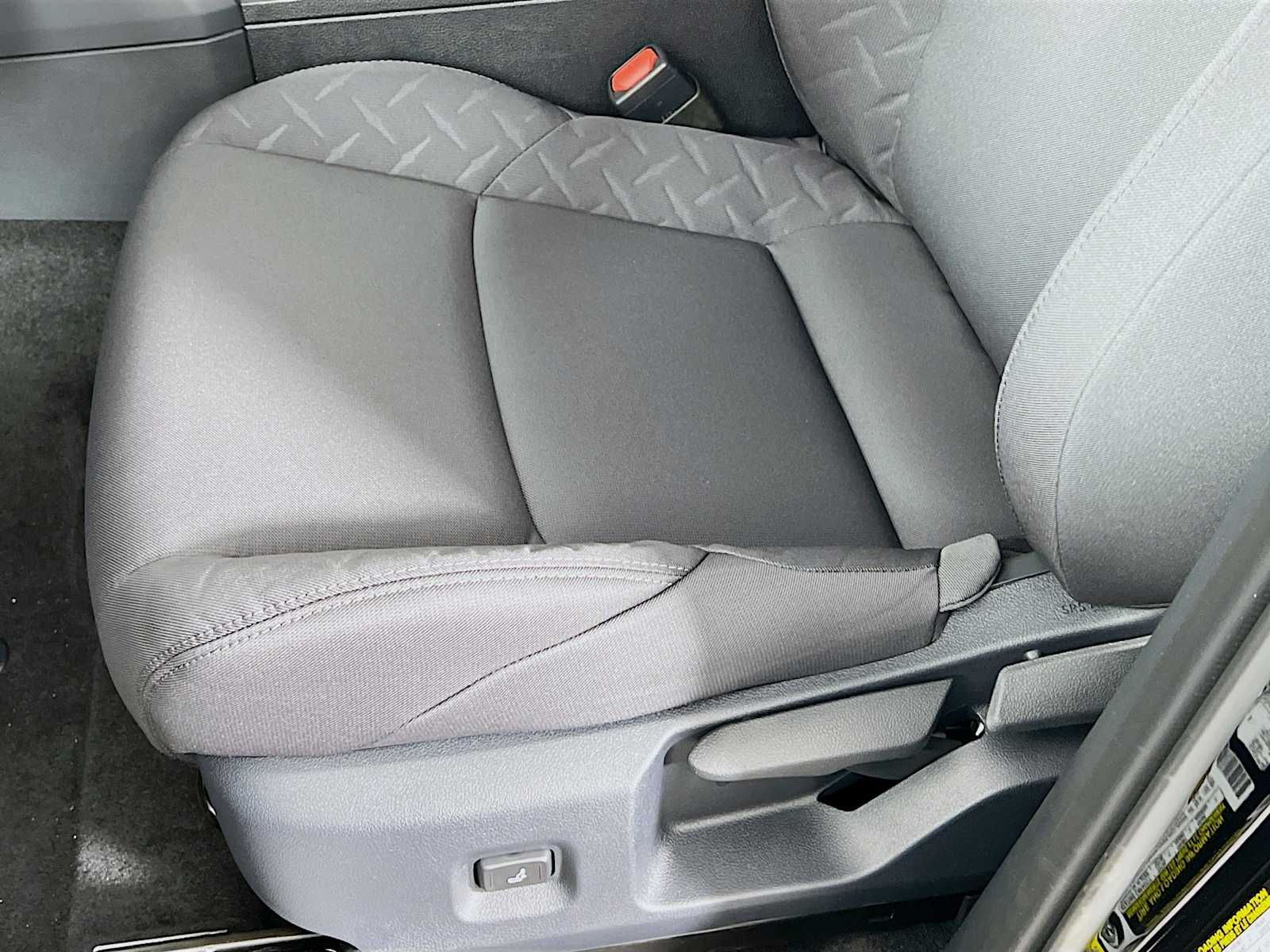 2025 Toyota Tacoma SR5 - Photo 16