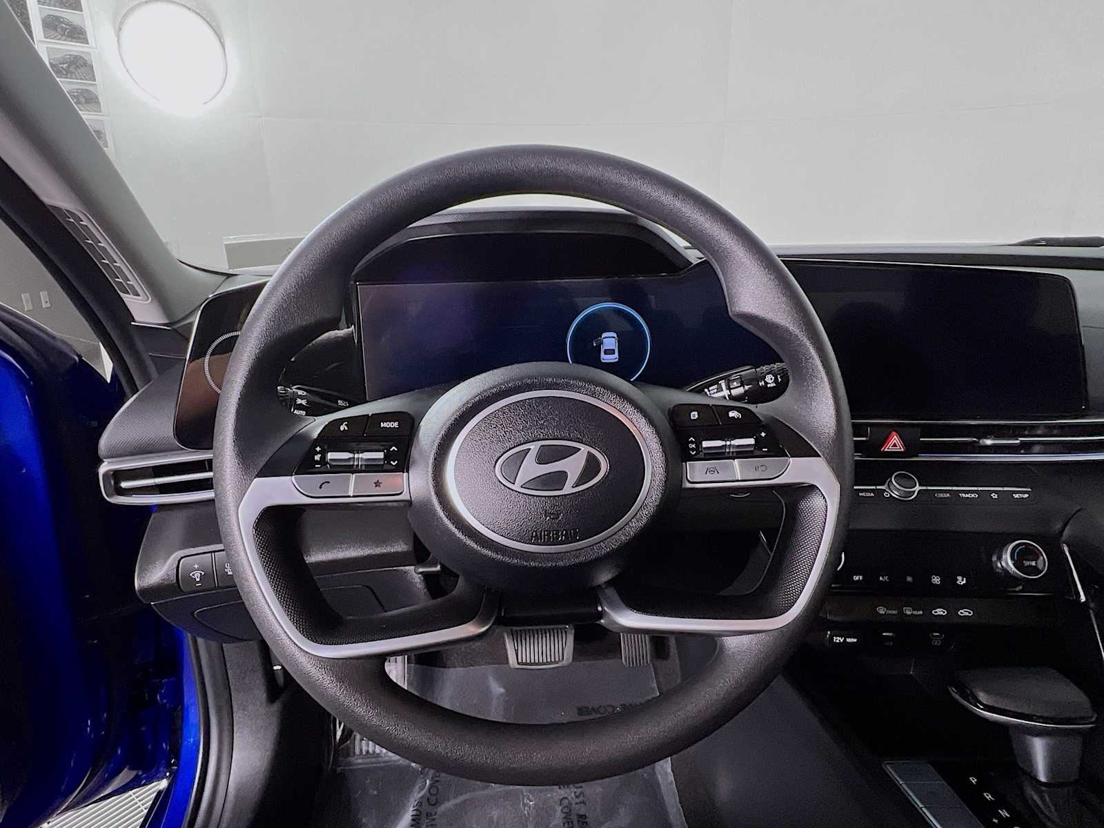 2024 Hyundai Elantra Hybrid Blue - Photo 11