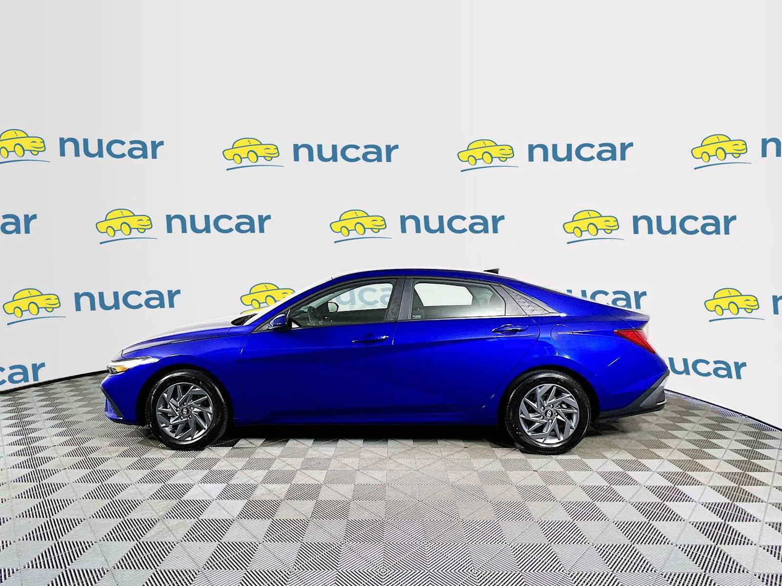 2024 Hyundai Elantra Hybrid Blue - Photo 4