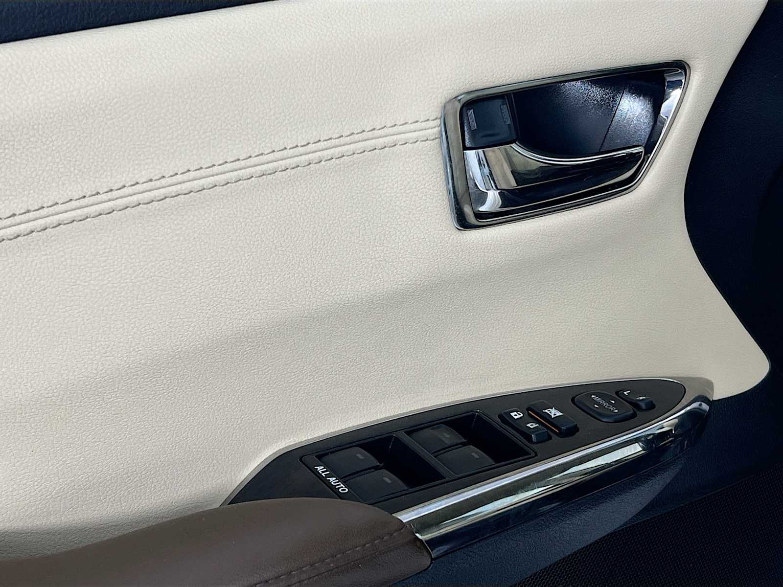 2015 Toyota Avalon Limited - Photo 17